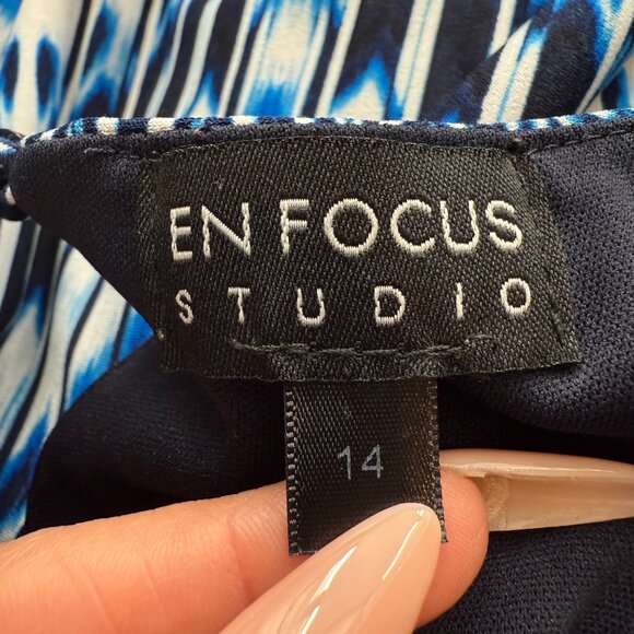 ENFOCUS Studio Maxi Dress Sleeveless Stretchy Size 14 Blue White Scoop Neck - Picture 2 of 9